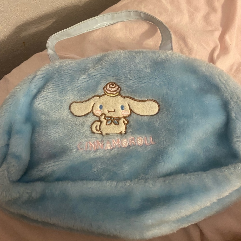 Cinnamoroll fluffy purse 💙